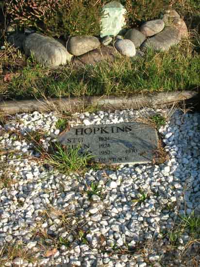 image of gravestone