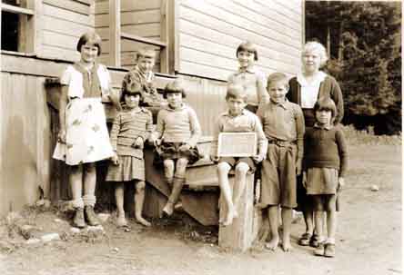 1933