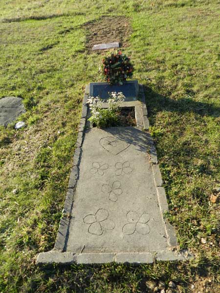 image of gravestone